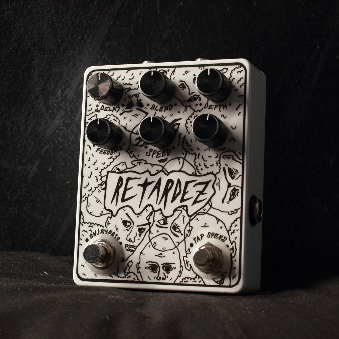 Comodoro Retardez Modulated Delay Pedal