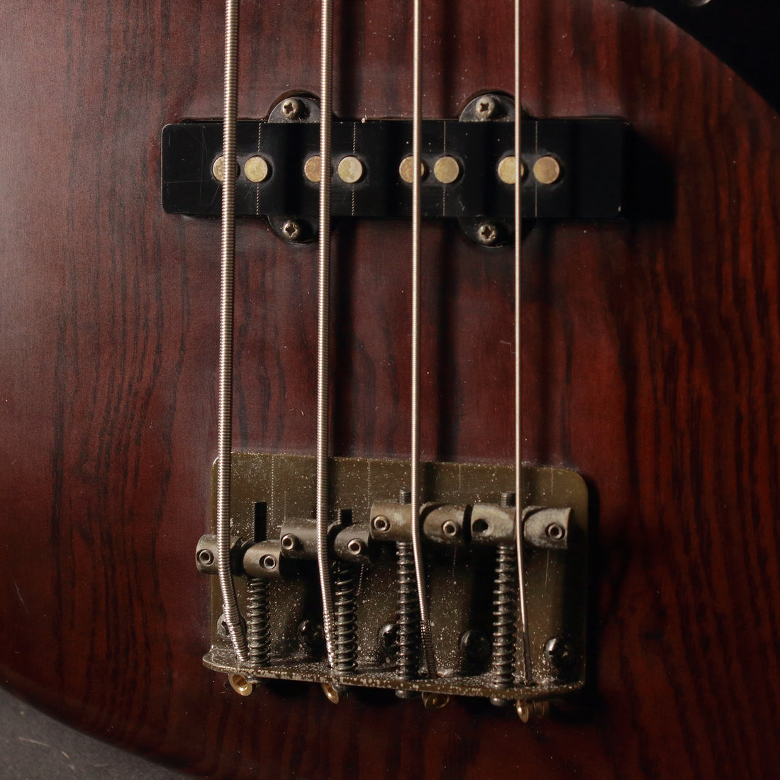 Fender Japan ‘62 Jazz Bass JB62-WAL Satin Walnut 2003