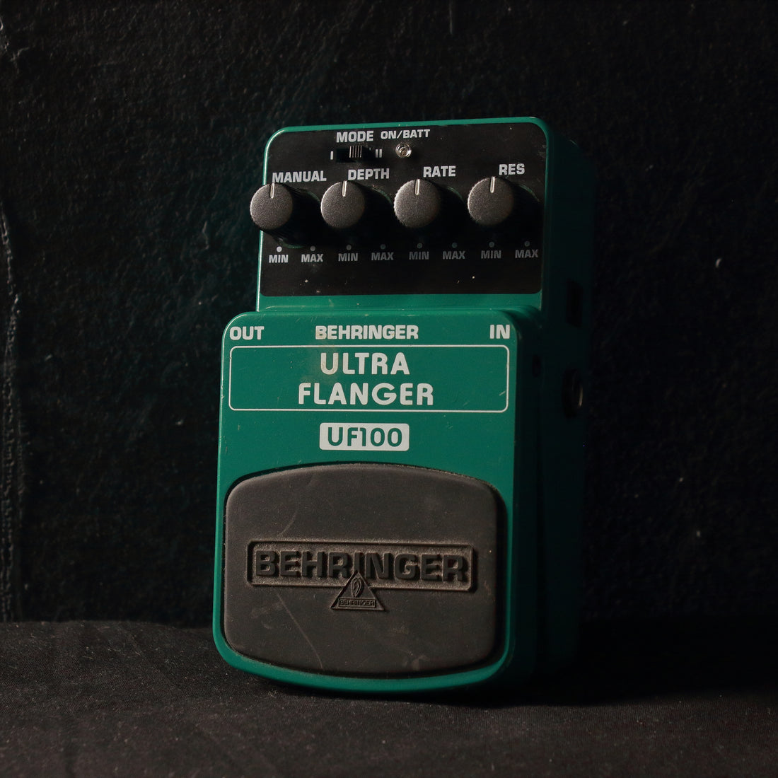 Behringer UF100 Ultra Flanger Pedal