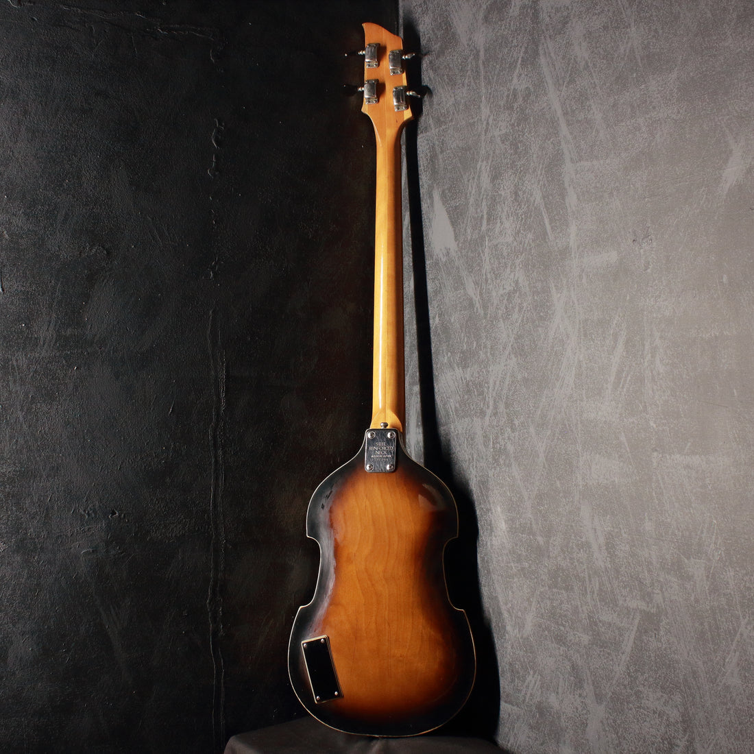 Aria Diamond VB-300 Violin Bass Sunburst 1970