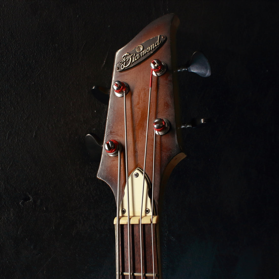 Aria Diamond VB-300 Violin Bass Sunburst 1970