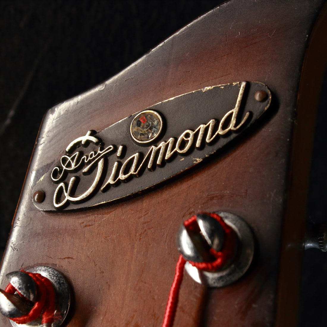 Aria Diamond VB-300 Violin Bass Sunburst 1970