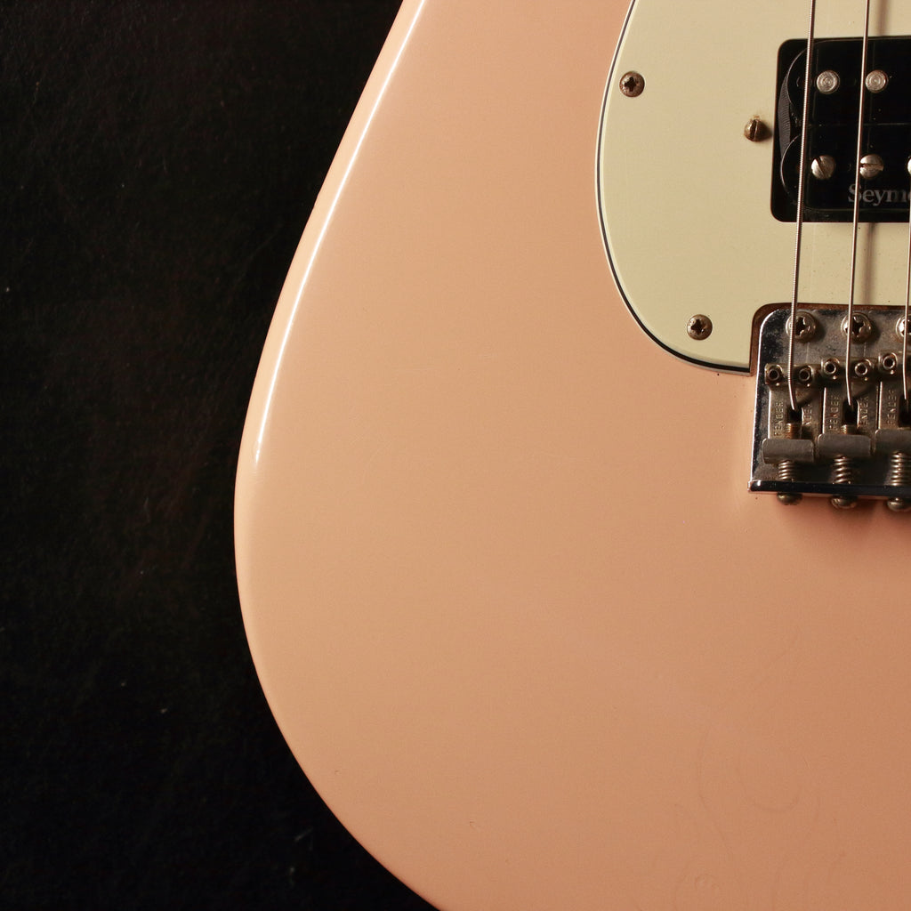 Fender Japan '62 Stratocaster ST62-70 Shell Pink 1993