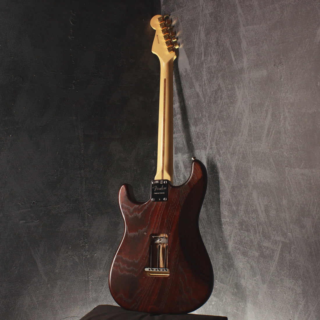 Fender American Standard Stratocaster FSR Walnut Stain 2012