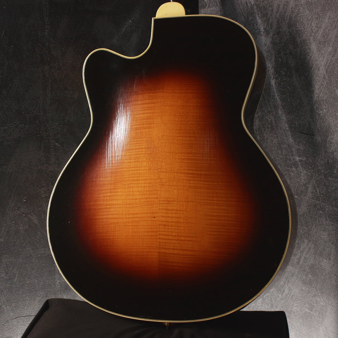 Levin No.320 Archtop Acoustic Sunburst 1957