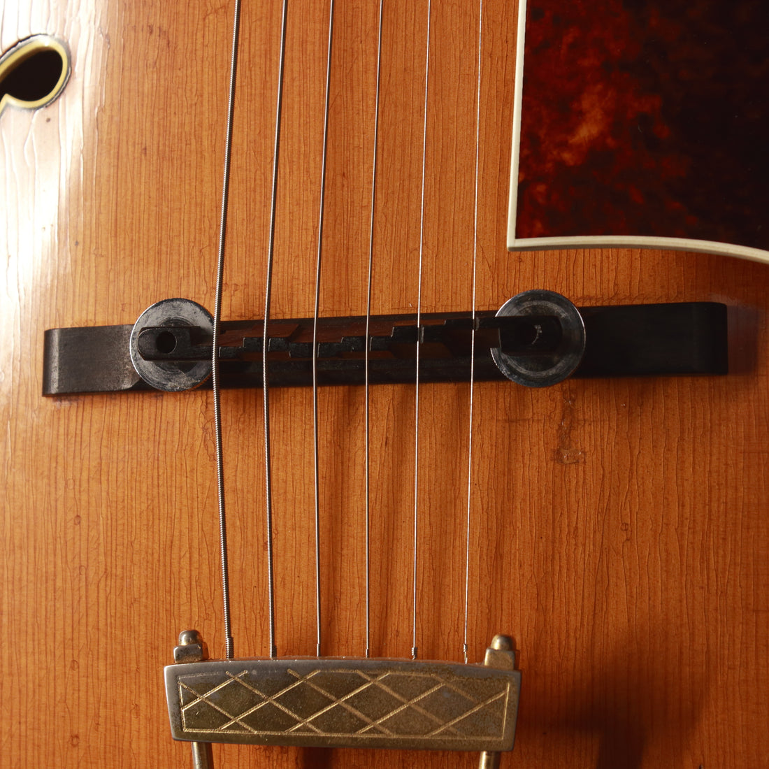 Levin No.320 Archtop Acoustic Sunburst 1957