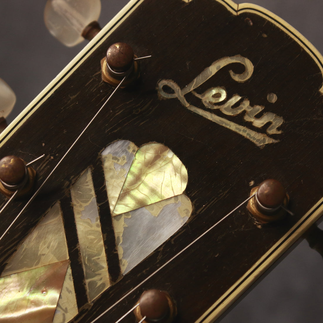 Levin No.320 Archtop Acoustic Sunburst 1957