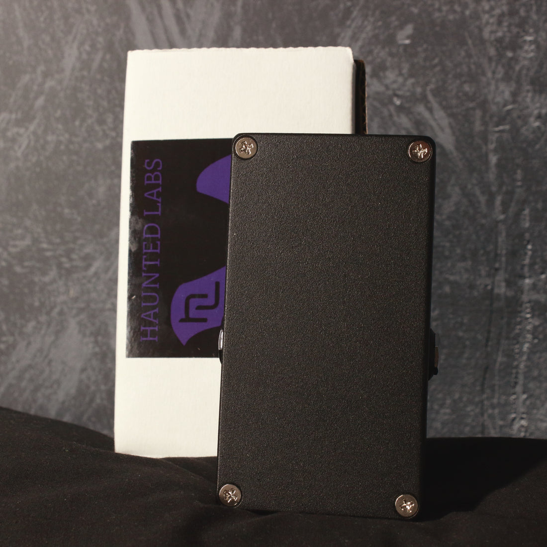 Haunted Labs Dark Aura Modulated Reverb Pedal