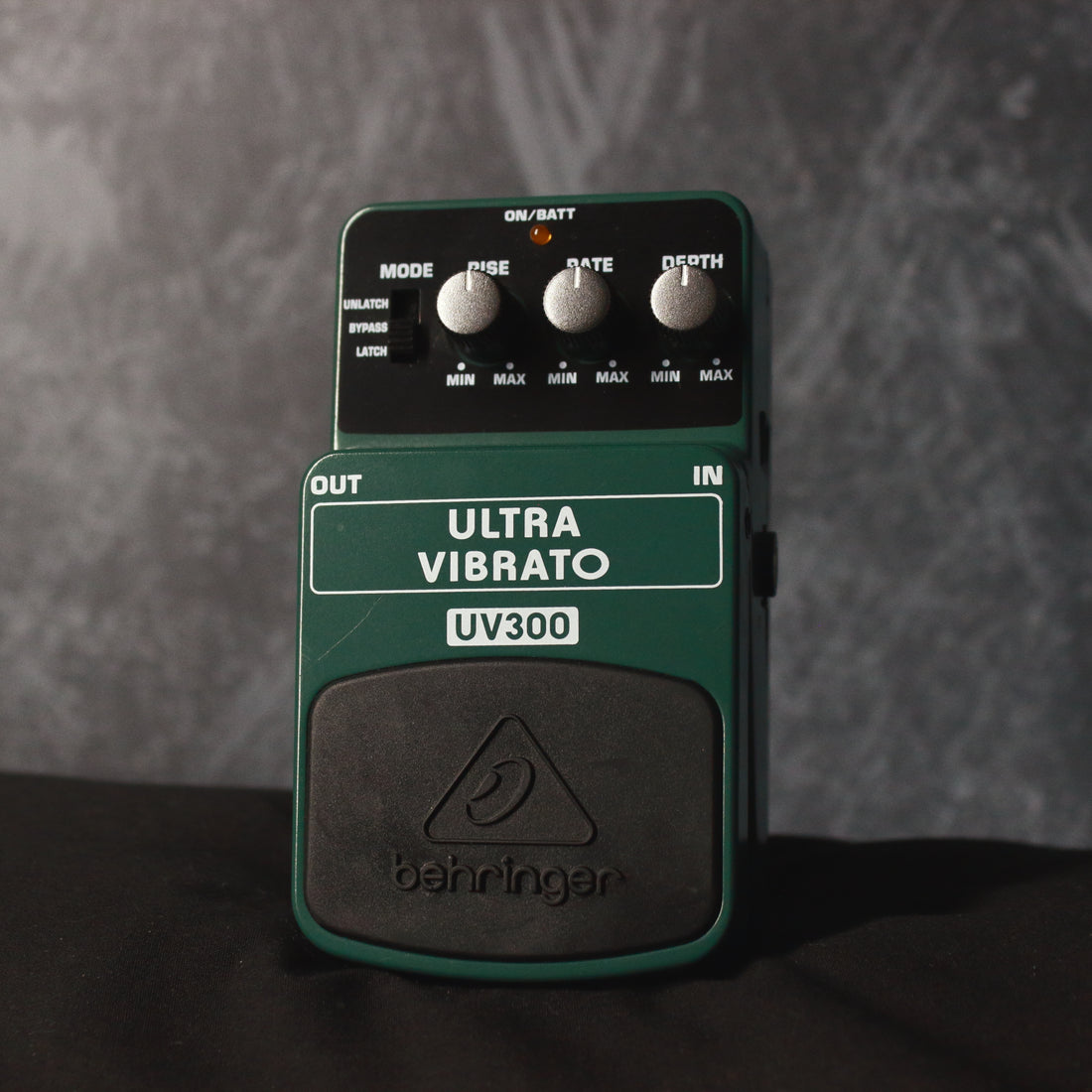 Behringer UV100 Ultra Vibrato Pedal
