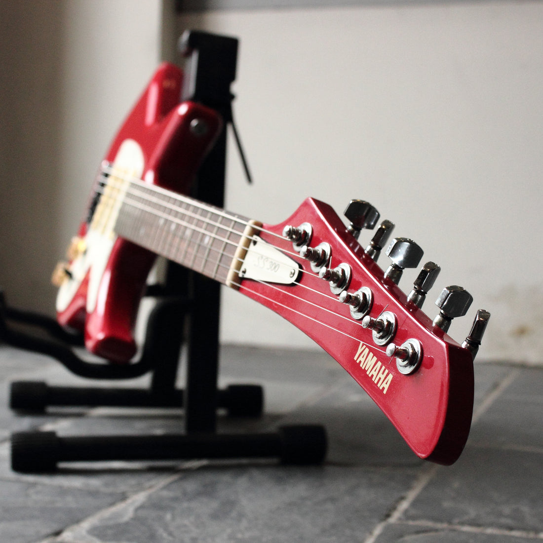 Yamaha SS-300 Bright Red 1983