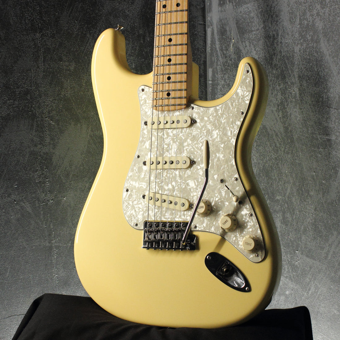 Fender Deluxe Roadhouse Stratocaster Vintage White 2015