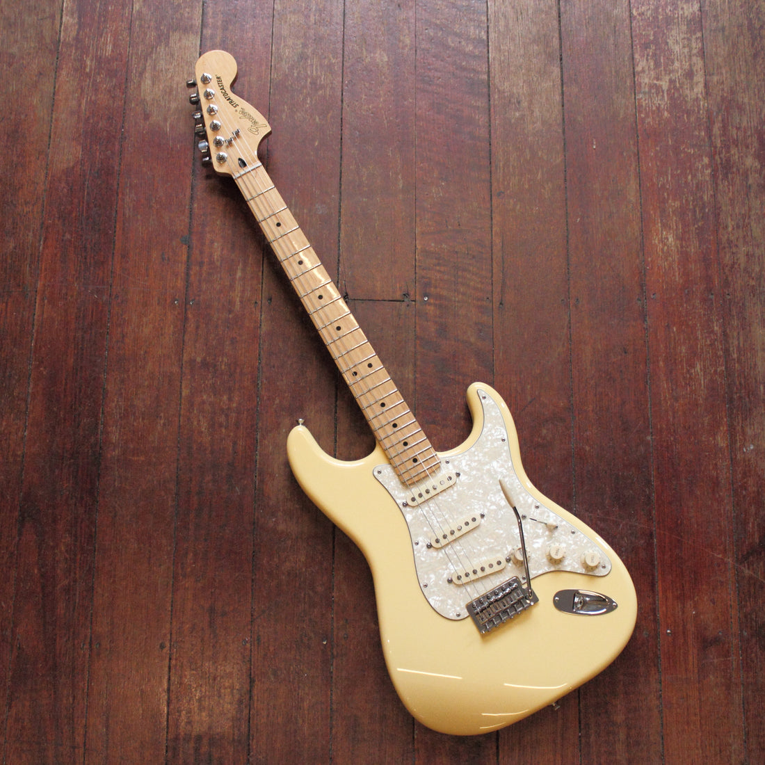 Fender Deluxe Roadhouse Stratocaster Vintage White 2015