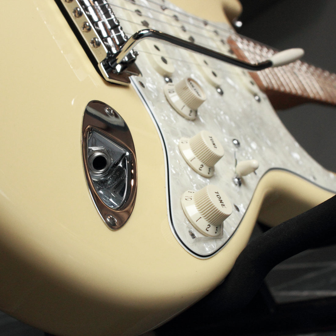 Fender Deluxe Roadhouse Stratocaster Vintage White 2015