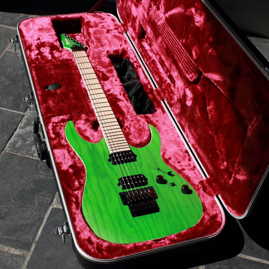 Ibanez Prestige RGR5220M Transparent Fluorescent Green 2019