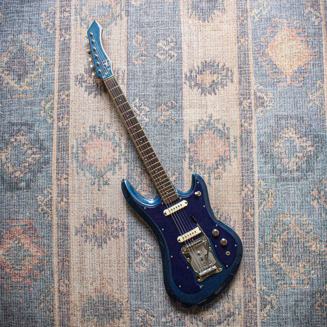 Guyatone LG-350T Sharp 5 Blue Sparkle 1968