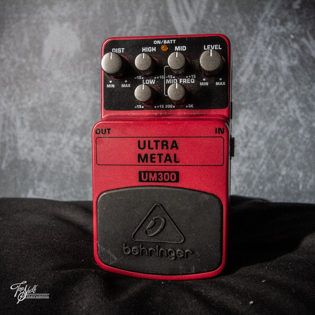 Behringer UM300 Ultra Metal Distortion Pedal