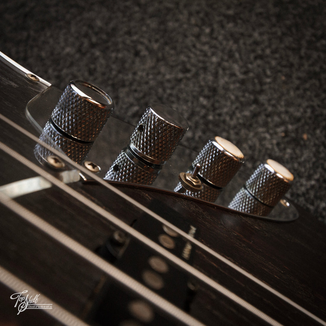 Bacchus Handmade Woodline Ash 4 Hollow Black Oil 2005