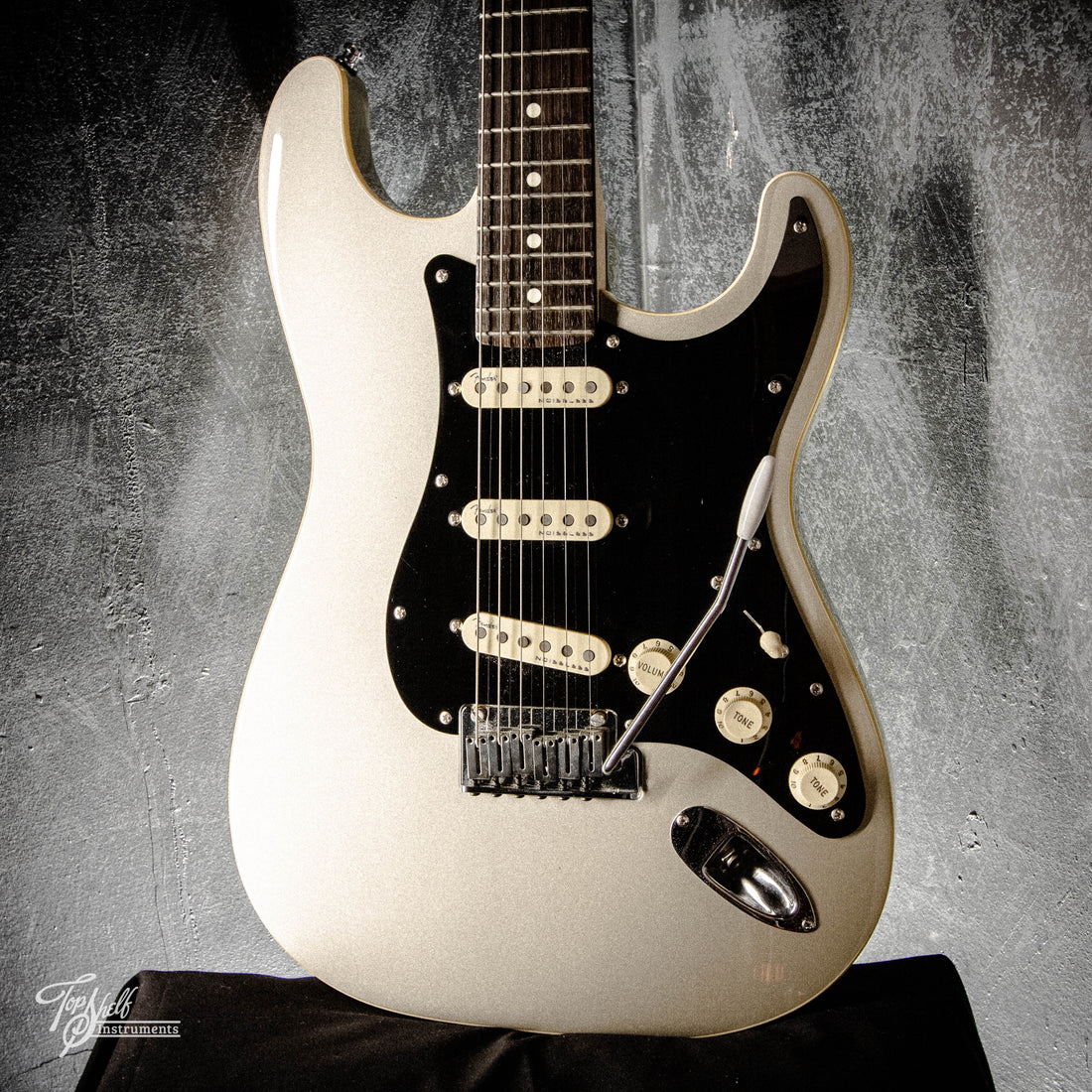 Fender Made in Japan Modern Stratocaster Inca Silver 2019