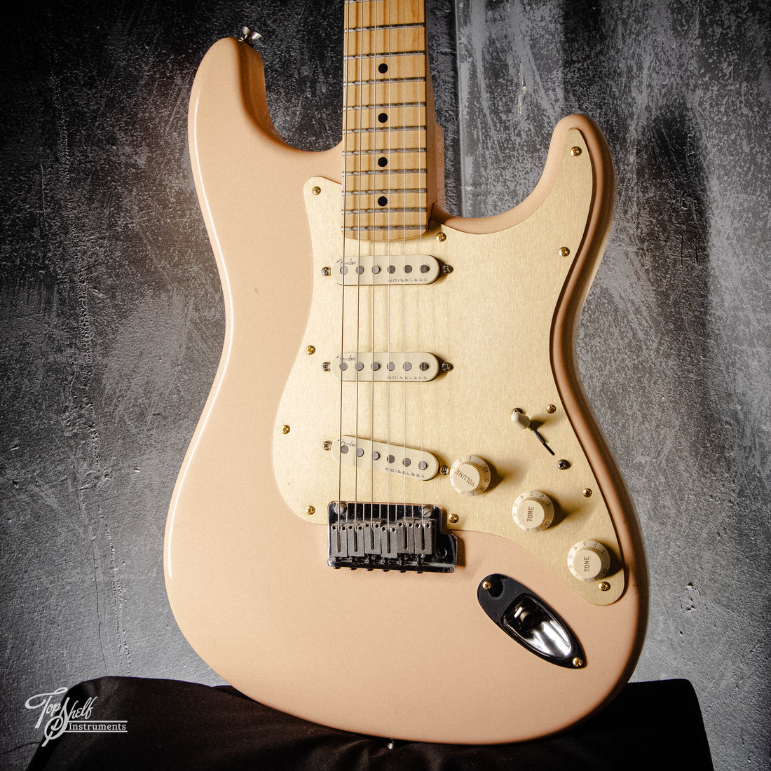 Fender American Deluxe Stratocaster Shell Pink 2005