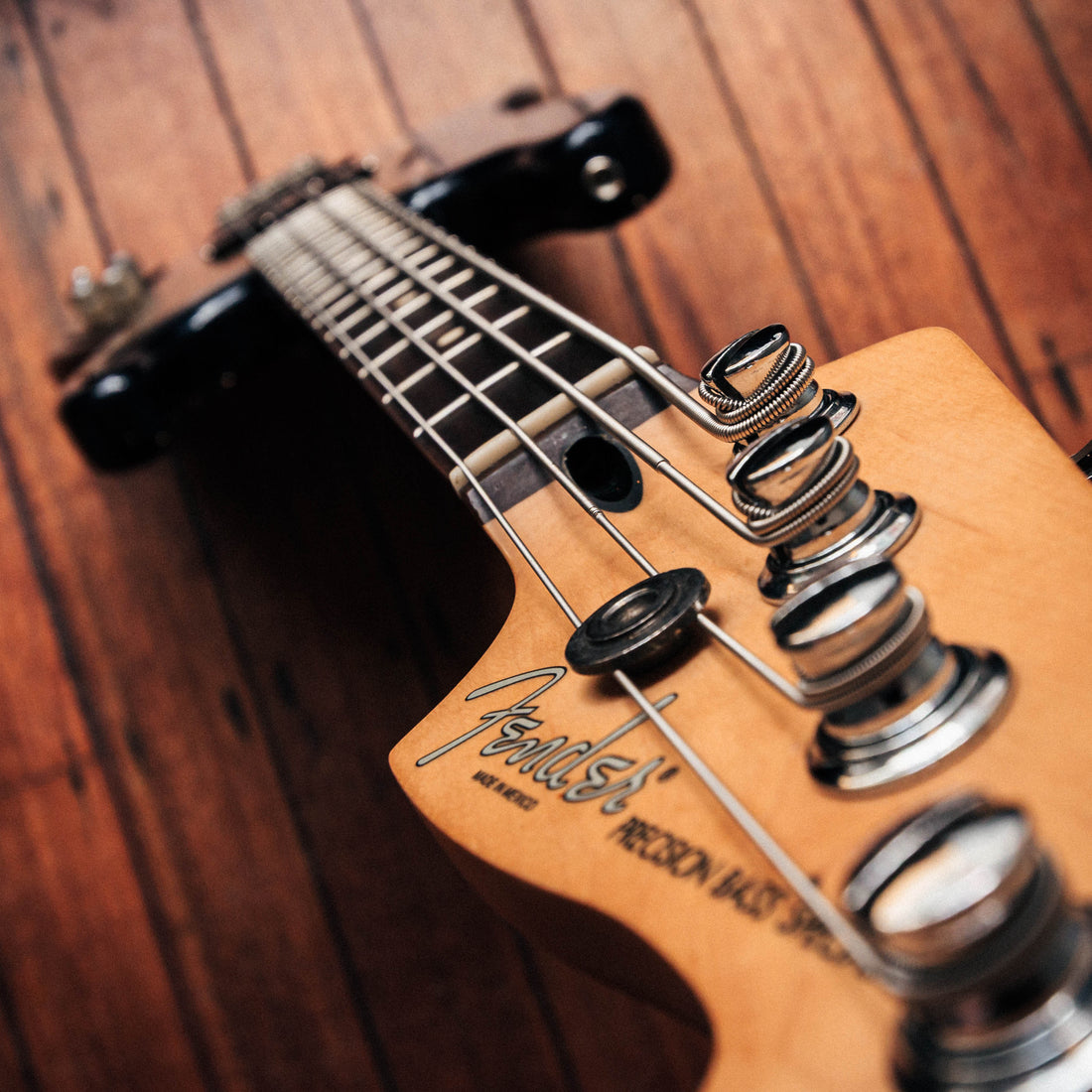 Fender Deluxe Active Precision Bass Special Navy Blue Metallic 2014