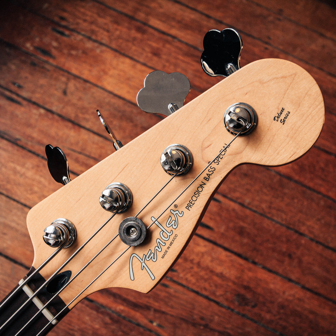 Fender Deluxe Active Precision Bass Special Navy Blue Metallic 2014