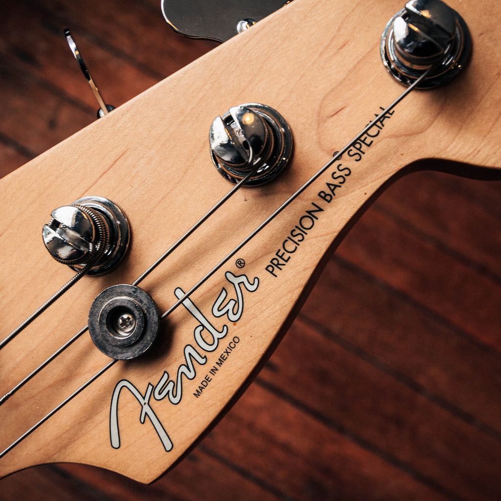 Fender Deluxe Active Precision Bass Special Navy Blue Metallic 2014