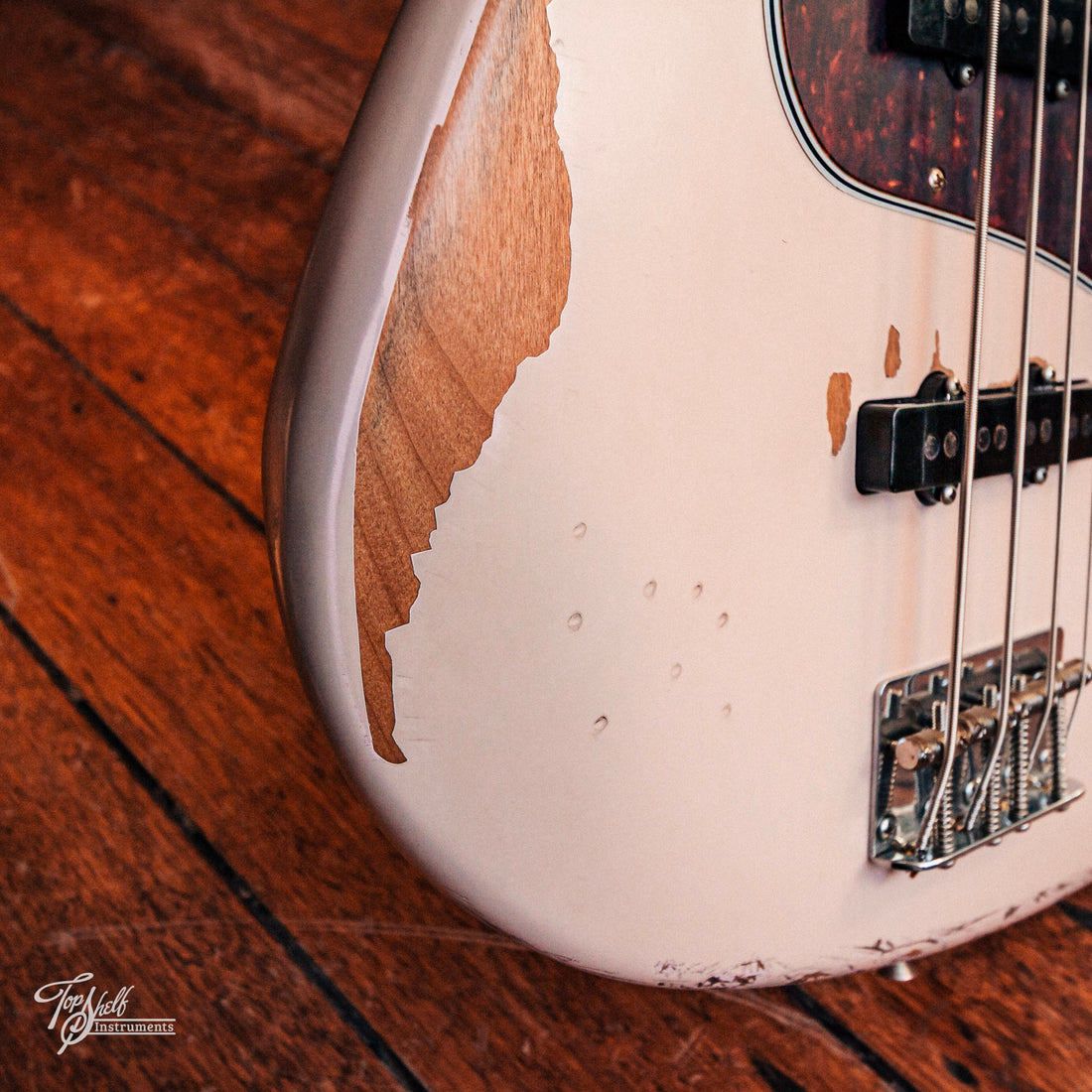 Fender Flea Jazz Bass Faded Shell Pink 2024