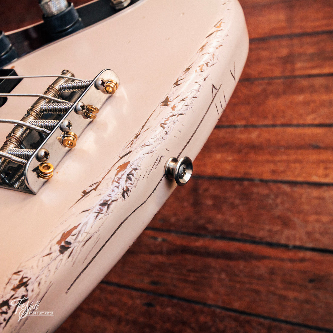 Fender Flea Jazz Bass Faded Shell Pink 2024