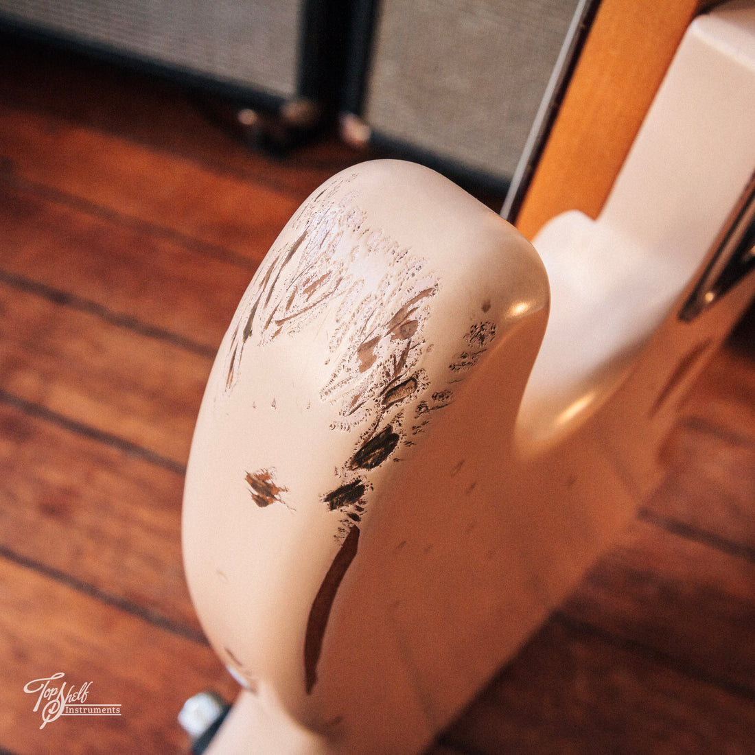 Fender Flea Jazz Bass Faded Shell Pink 2024