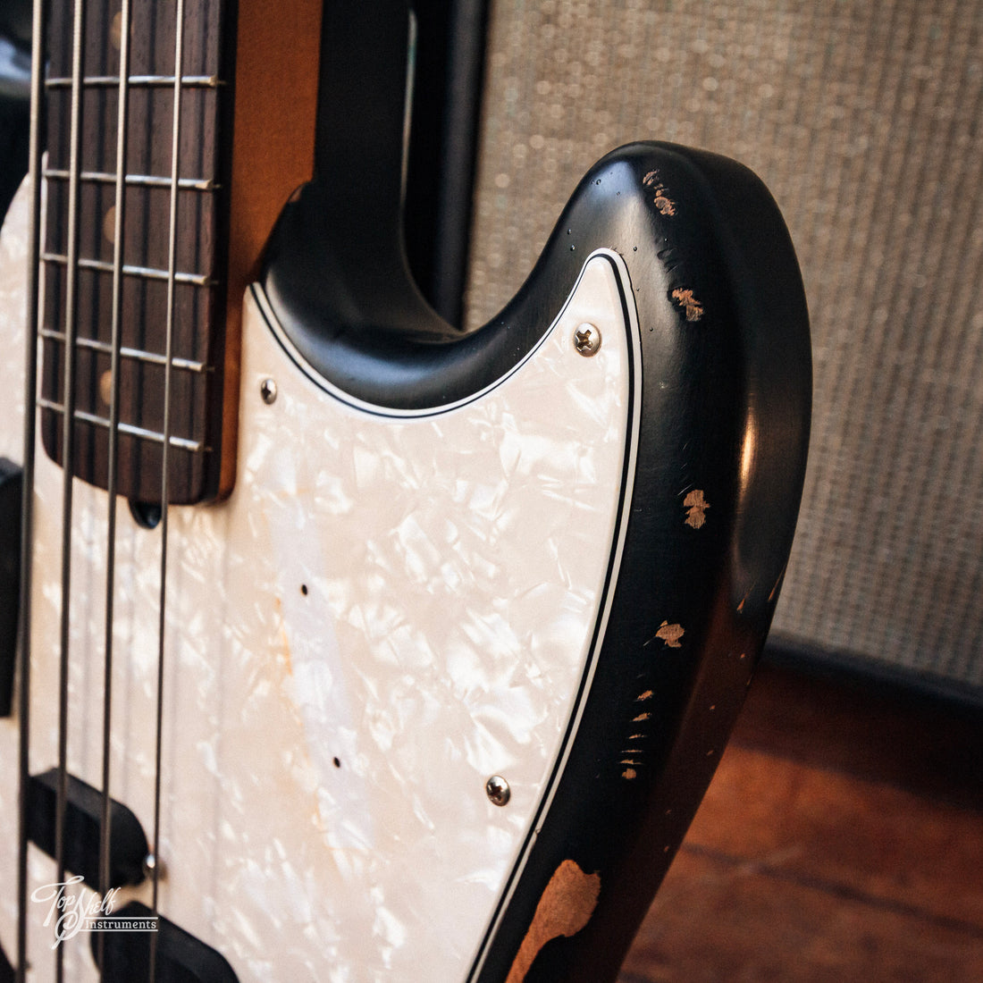 Fender JMJ Road Worn Mustang Bass 2023