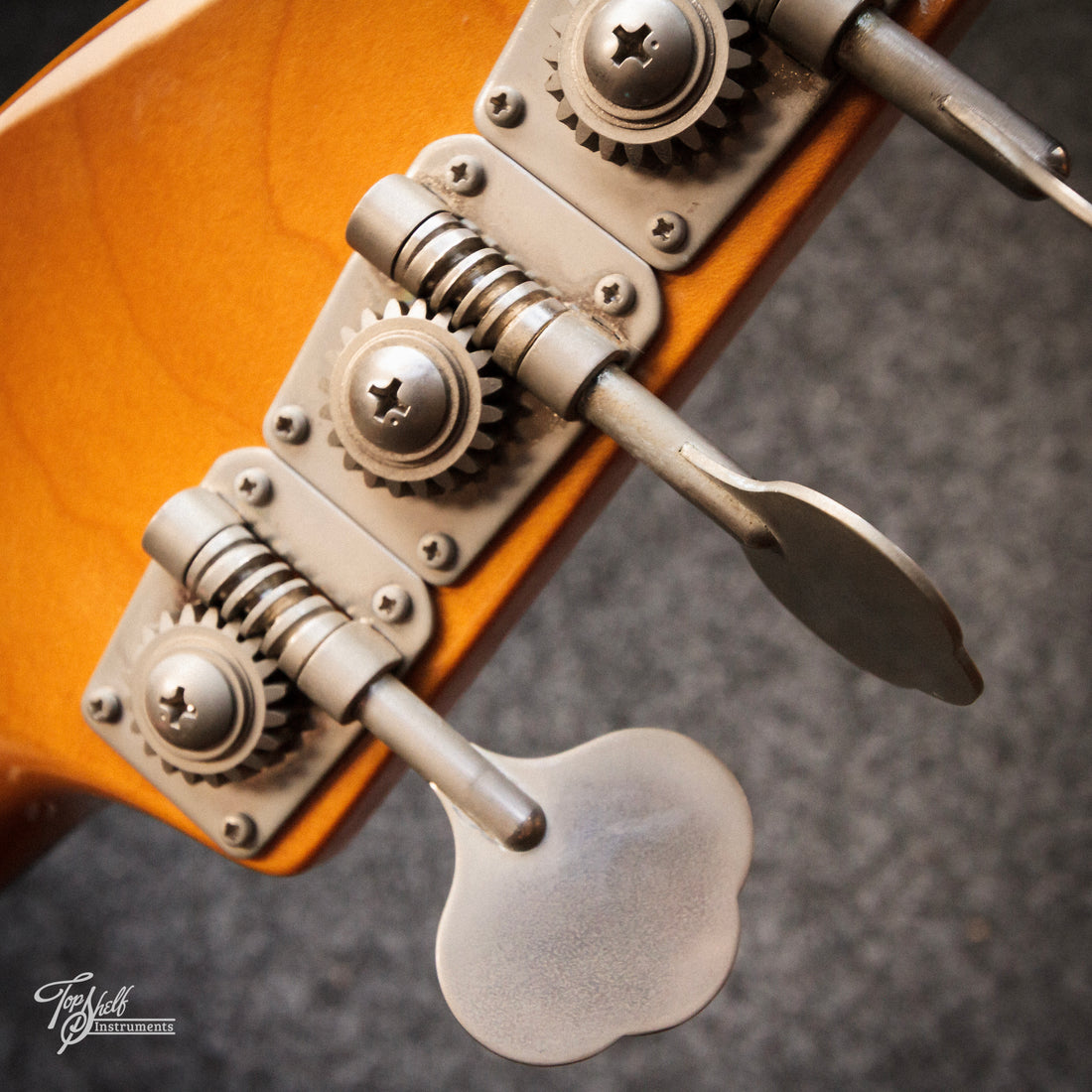 Fender Japan Mustang Bass MB98-70SD Vintage White 1998