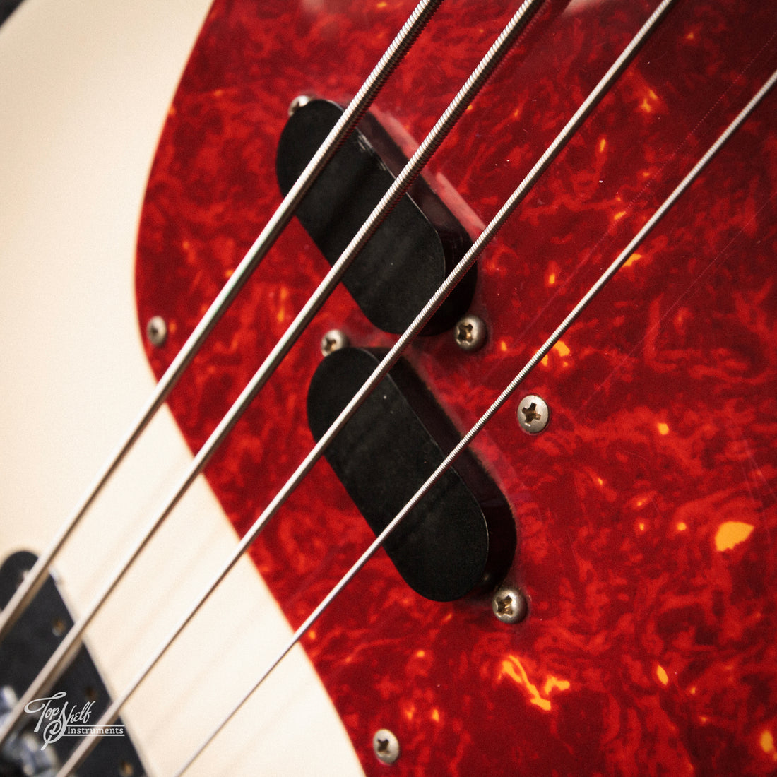 Fender Japan Mustang Bass MB98-70SD Vintage White 1998