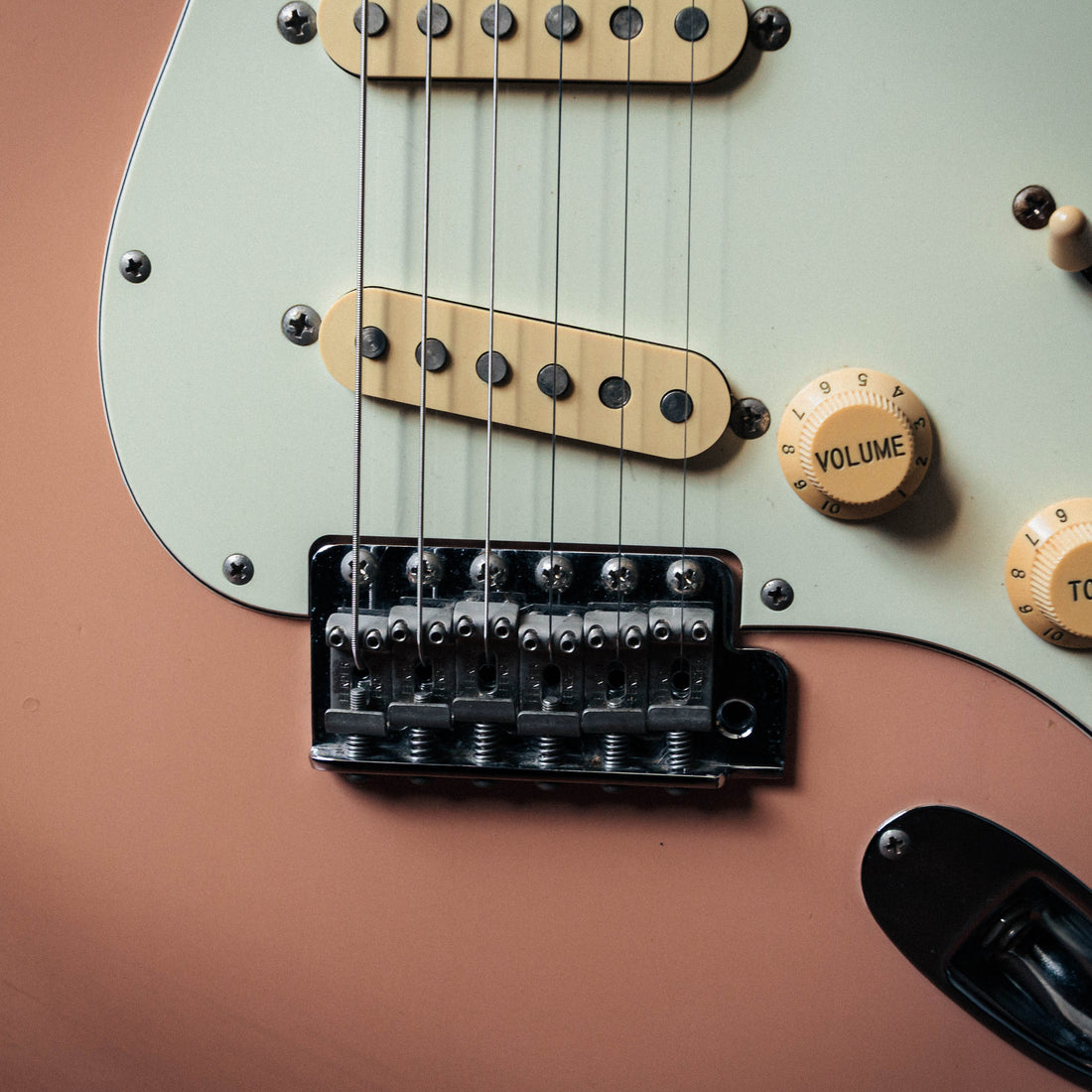 Fender Japan '62 Stratocaster ST62 Shell Pink 2010