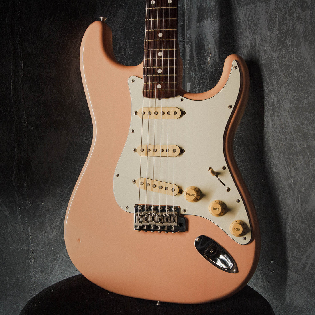 Fender Japan '62 Stratocaster ST62 Shell Pink 2010