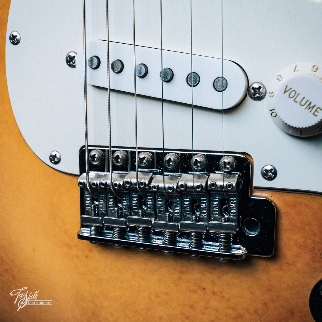 Fender Japan '72 Stratocaster ST72-55 Rebel Yellow 1990