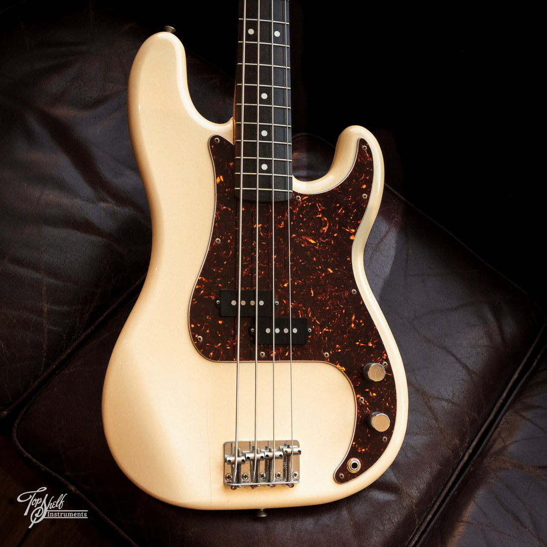 Fender Japan '62 Precision Bass PB62-80 Olympic White JV Serial 1984