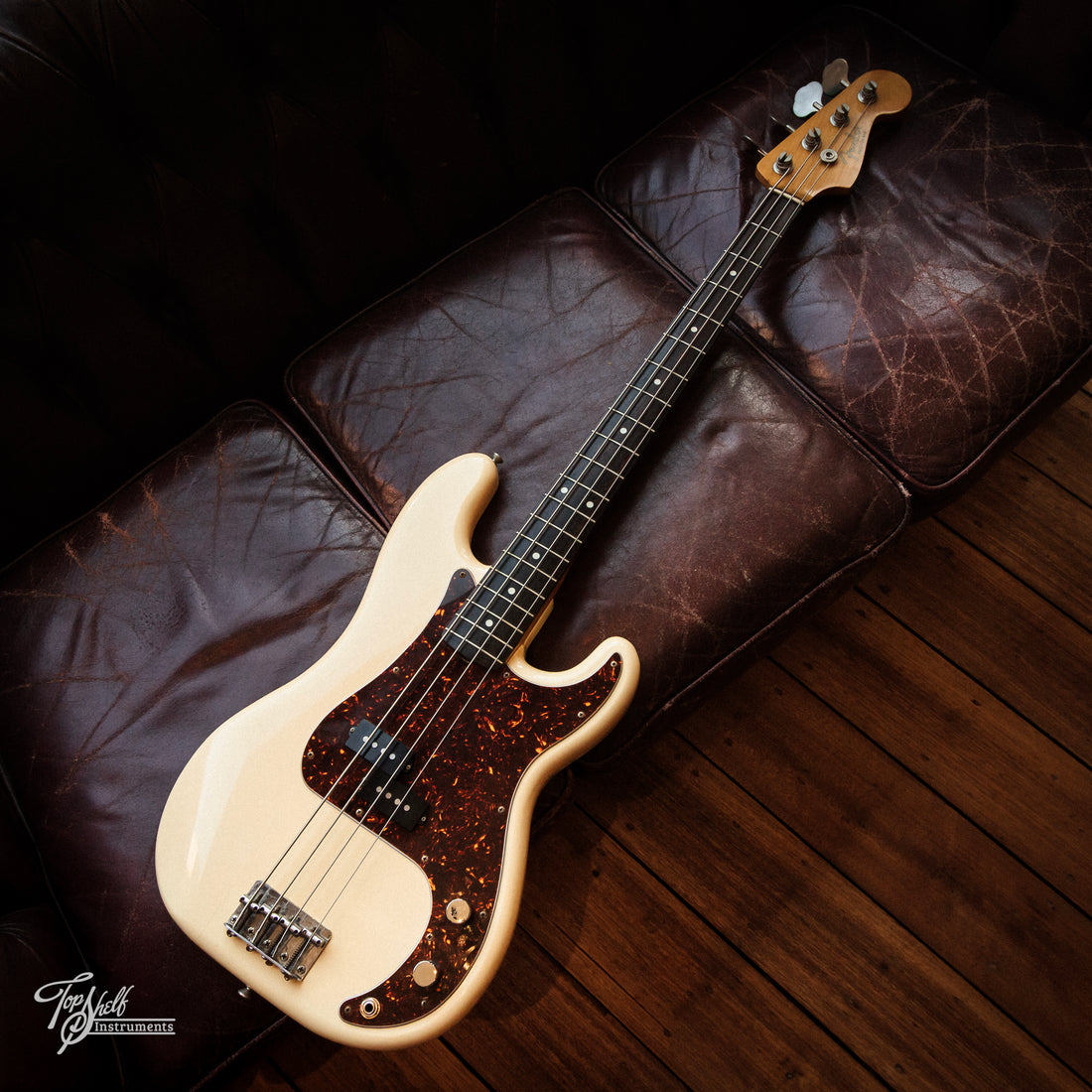 Fender Japan '62 Precision Bass PB62-80 Olympic White JV Serial 1984