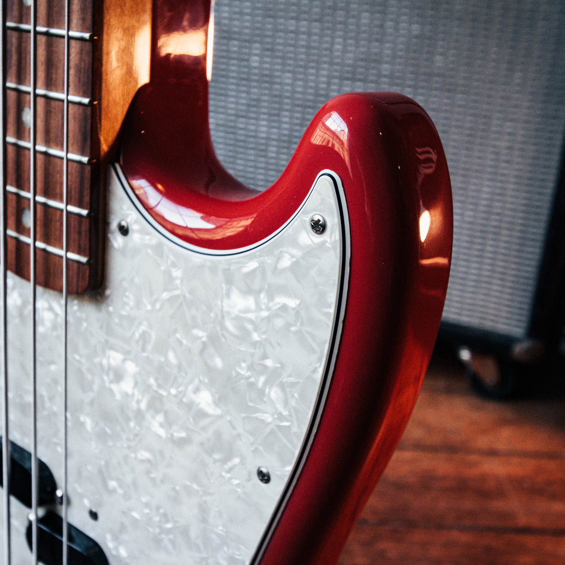 Fender Vintera Mustang Bass Fiesta Red 2022
