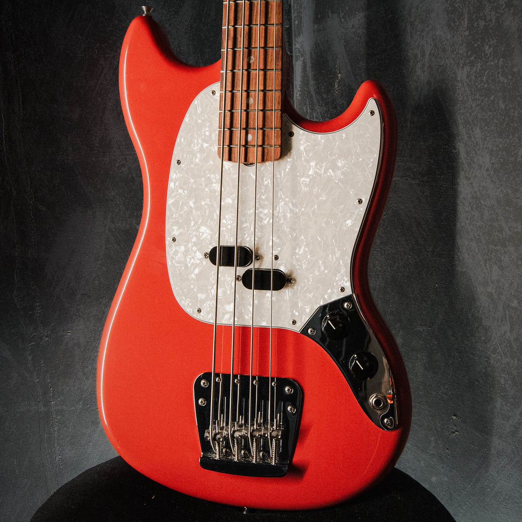 Fender Vintera Mustang Bass Fiesta Red 2022