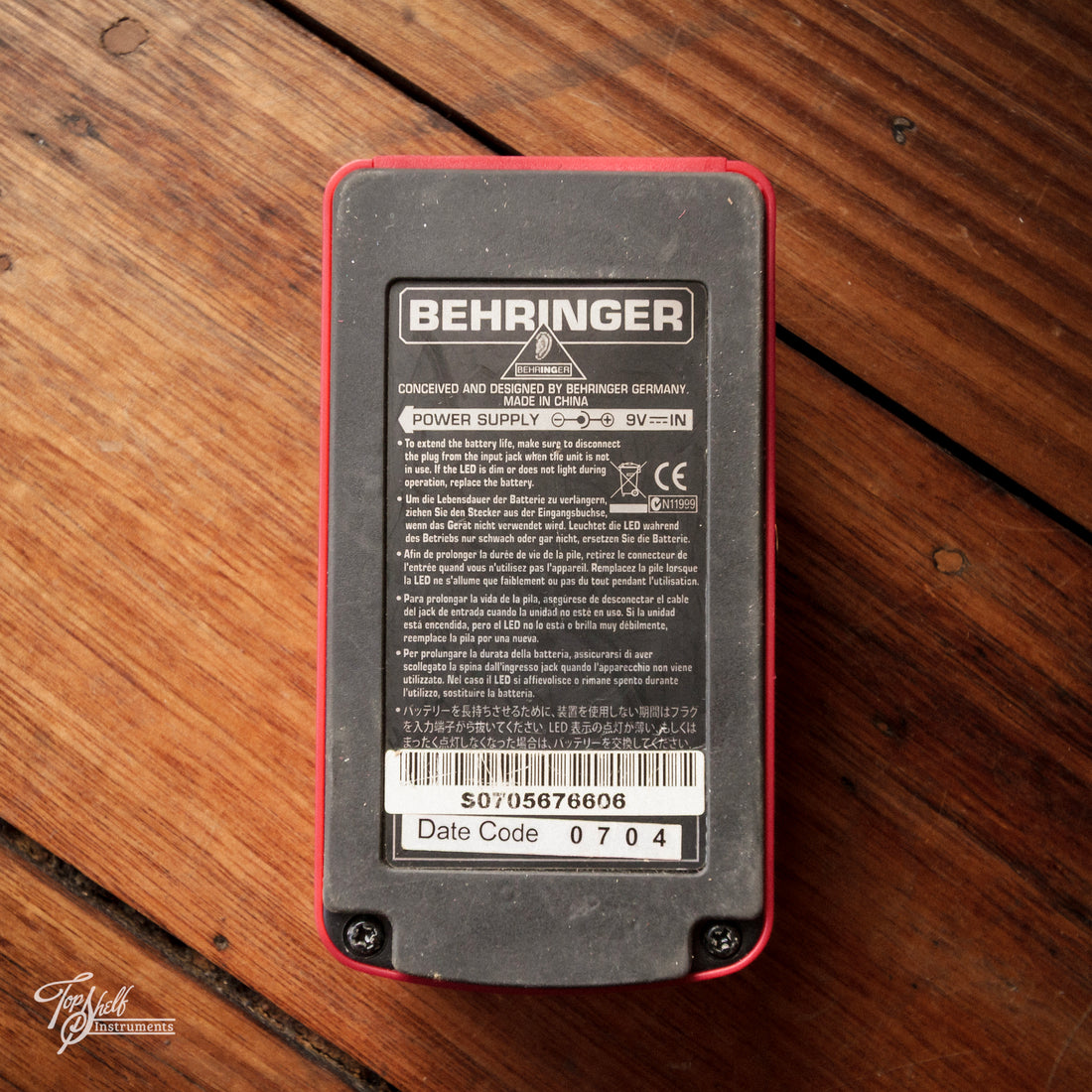 Behringer UM300 Ultra Metal Distortion Pedal