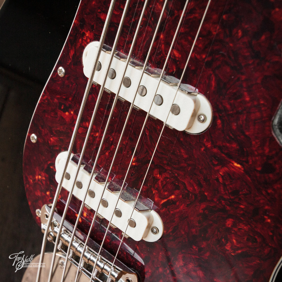 Squier Classic Vibe Bass VI Black 2024