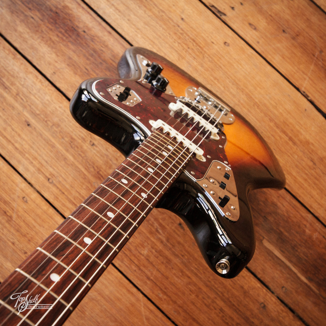 Fender Made in Japan Traditional 60s Jaguar Sunburst 2023