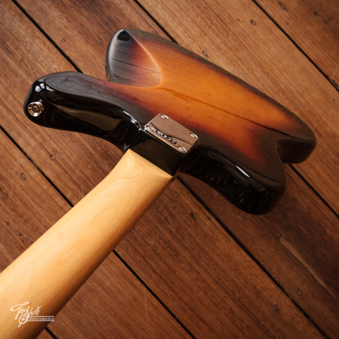 Fender Made in Japan Traditional 60s Jaguar Sunburst 2023