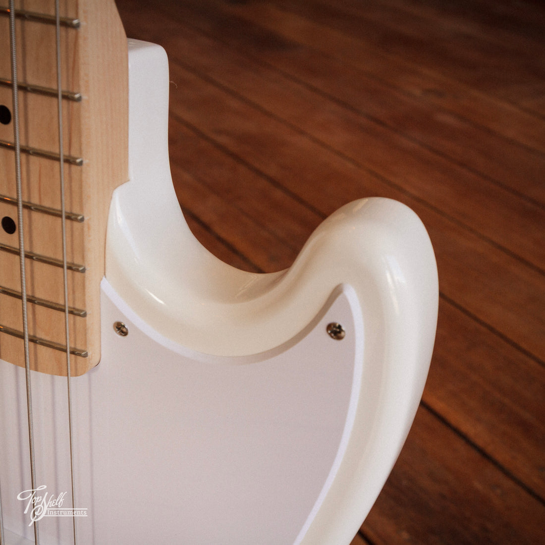 Squier Sonic Bronco Bass Artic White 2025