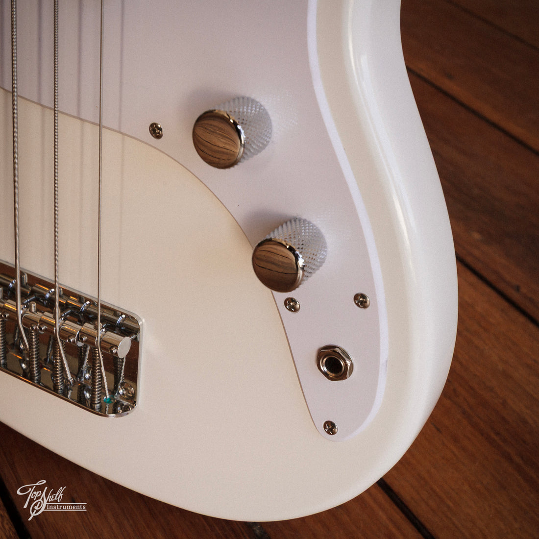 Squier Sonic Bronco Bass Artic White 2025