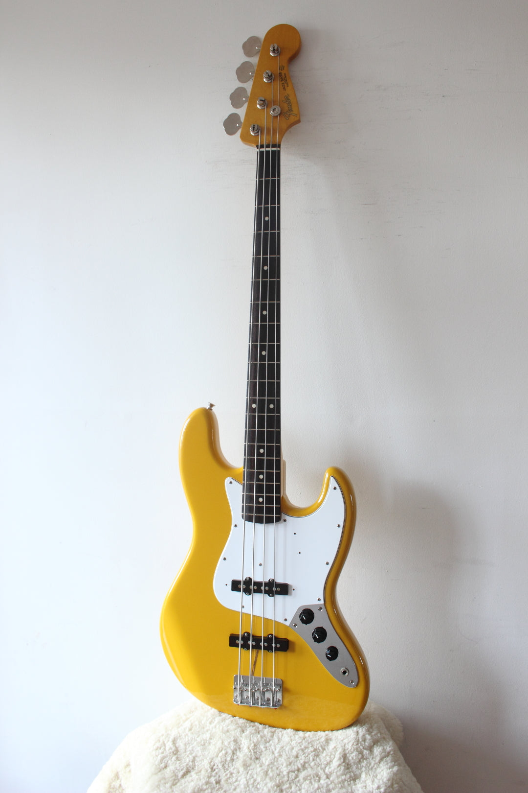 Fender Japan ‘62 Reissue Jazz Bass JB62-58 Rebel Yellow 1999-02