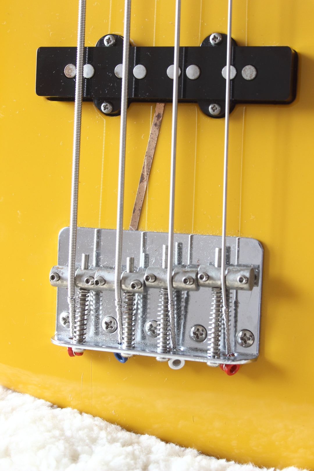 Fender Japan ‘62 Reissue Jazz Bass JB62-58 Rebel Yellow 1999-02