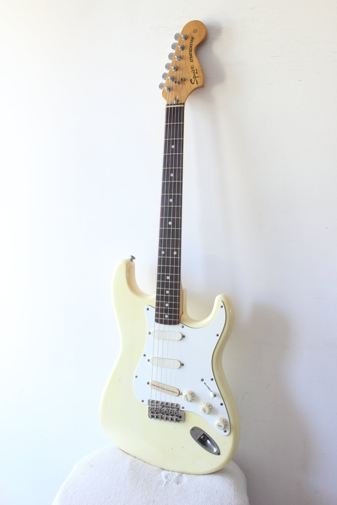 Squier Stratocaster CST-30 Modded Olympic White MIJ 1985