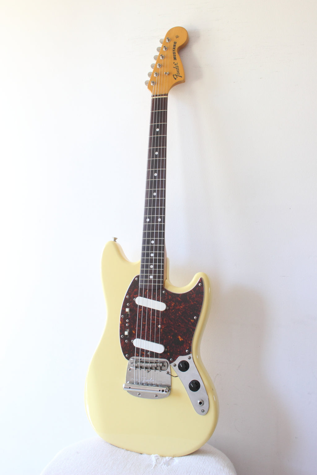 Fender Japan '69 Reissue Mustang MG69-65 Yellow White 2002-04