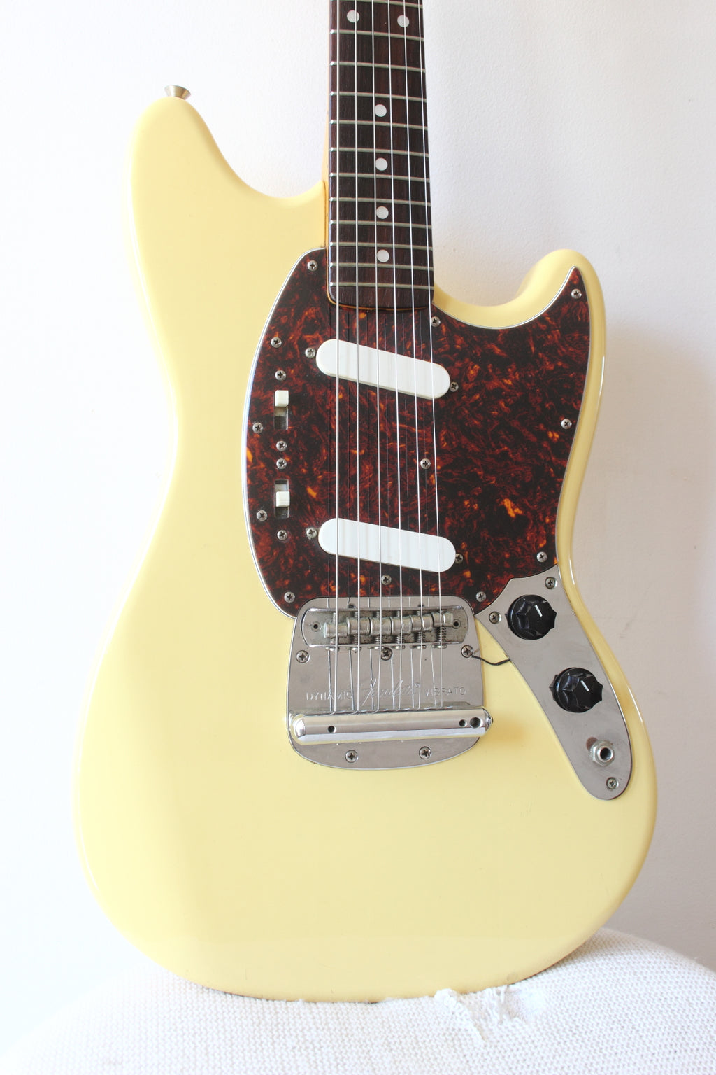 Fender Japan '69 Reissue Mustang MG69-65 Yellow White 2002-04